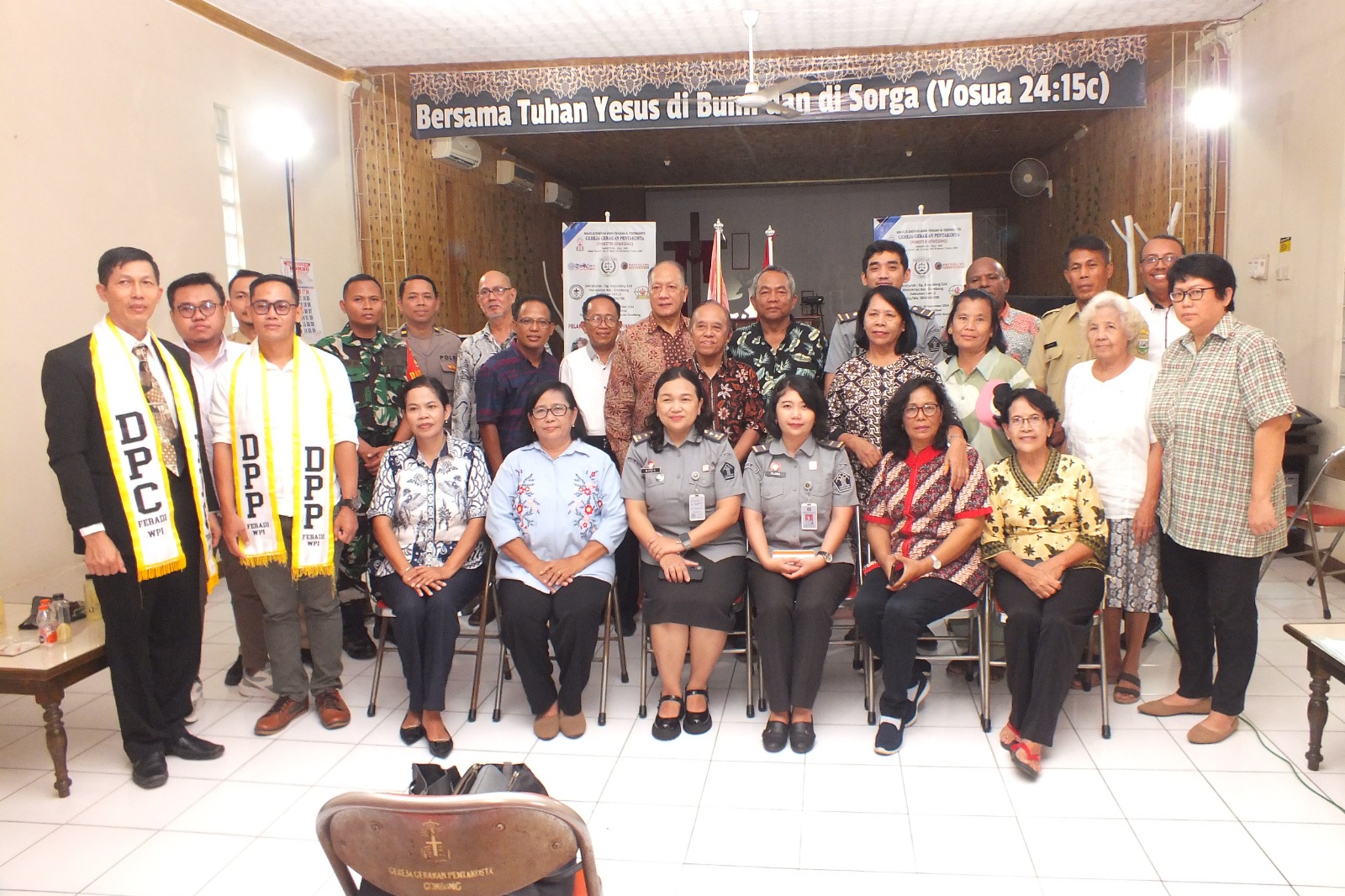 Doc. Foto bersama jajaran pengurus DPC Feradi WPI Kebumen usai menyampaikan pernyataan dukungan terhadap pemerataan pembangunan di Kabupaten Kebumen. (Foto Dokumentasi: FERADI WPI Official).