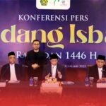 Doc. Menteri Agama RI didampingi Ketua Komisi VIII DPR RI dan Ketua Majelis Ulama Indonesia (MUI) memberikan keterangan pers usai sidang isbat penetapan 1 Ramadan 1446 H di Kantor Kementerian Agama, Jakarta, pada 29 Februari 2025. Keputusan ini diambil berdasarkan hasil rukyat dan hisab yang dilakukan di berbagai wilayah Indonesia. (Foto Dokumentasi: Kementerian Agama).