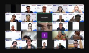 Doc. Tangkapan layar sesi foto bersama dalam webinar bertajuk “Benarkah PMK 15 Tahun 2025 Merugikan Wajib Pajak?” yang diselenggarakan oleh Ikatan Wajib Pajak Indonesia (IWPI) dan Perkumpulan Profesi Pengacara dan Praktisi Pajak Indonesia (P5I) pada 27 Februari 2025. Acara ini diikuti oleh akademisi, praktisi perpajakan, serta wajib pajak yang ingin memahami lebih dalam dampak regulasi terbaru terhadap kepatuhan pajak. (Foto Dokumentasi: Eko Wahyu).