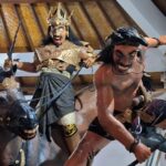 Doc. Ogoh-ogoh "Paksa Bhairawa" menampilkan figur raksasa berkuda dengan ekspresi garang, menggambarkan simbol pertempuran antara kekuatan adharma dan upaya penyucian spiritual. Setiap detail dibuat dengan penuh ketelitian, mencerminkan keahlian dan kreativitas pemuda Banjar Kelod. (Bali, 26/3/2025 – Foto Dokumentasi: Witanto).