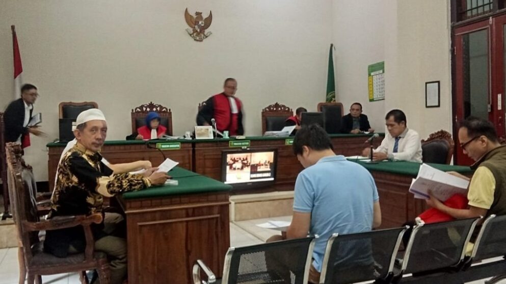 Doc. Suasana persidangan gugatan perdata terkait kepemilikan unit Apartemen Pavilion Permata 2 Surabaya antara empat penggugat melawan pihak tergugat PT PP Properti Tbk Cabang Surabaya, yang digelar di ruang sidang Pengadilan Negeri Surabaya, Rabu (10/4/2025). (Foto Dokumentasi: Eko Wahyu).