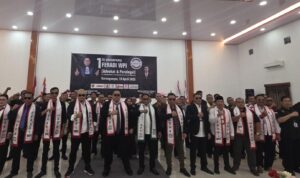 Doc. Jajaran Pengurus dan Anggota FERADI WPI berfoto bersama usai acara peringatan, menunjukkan solidaritas dan kekuatan organisasi dalam mengawal keadilan dan pelayanan hukum di Indonesia. (Foto Dokumentasi: FERADI WPI Official).