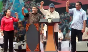Doc. Presiden Republik Indonesia, Prabowo Subianto, saat menyampaikan pidato dalam peringatan Hari Buruh Internasional (May Day) 1 Mei 2025 di kawasan Monas, Jakarta. Dalam pidatonya, Presiden menegaskan komitmennya untuk meningkatkan kesejahteraan buruh melalui pembentukan Dewan Kesejahteraan Buruh Nasional dan percepatan pembahasan RUU Perlindungan Pekerja Rumah Tangga. (Sumber Foto Dokumentasi: Tangkapan layar Youtube Setpres).