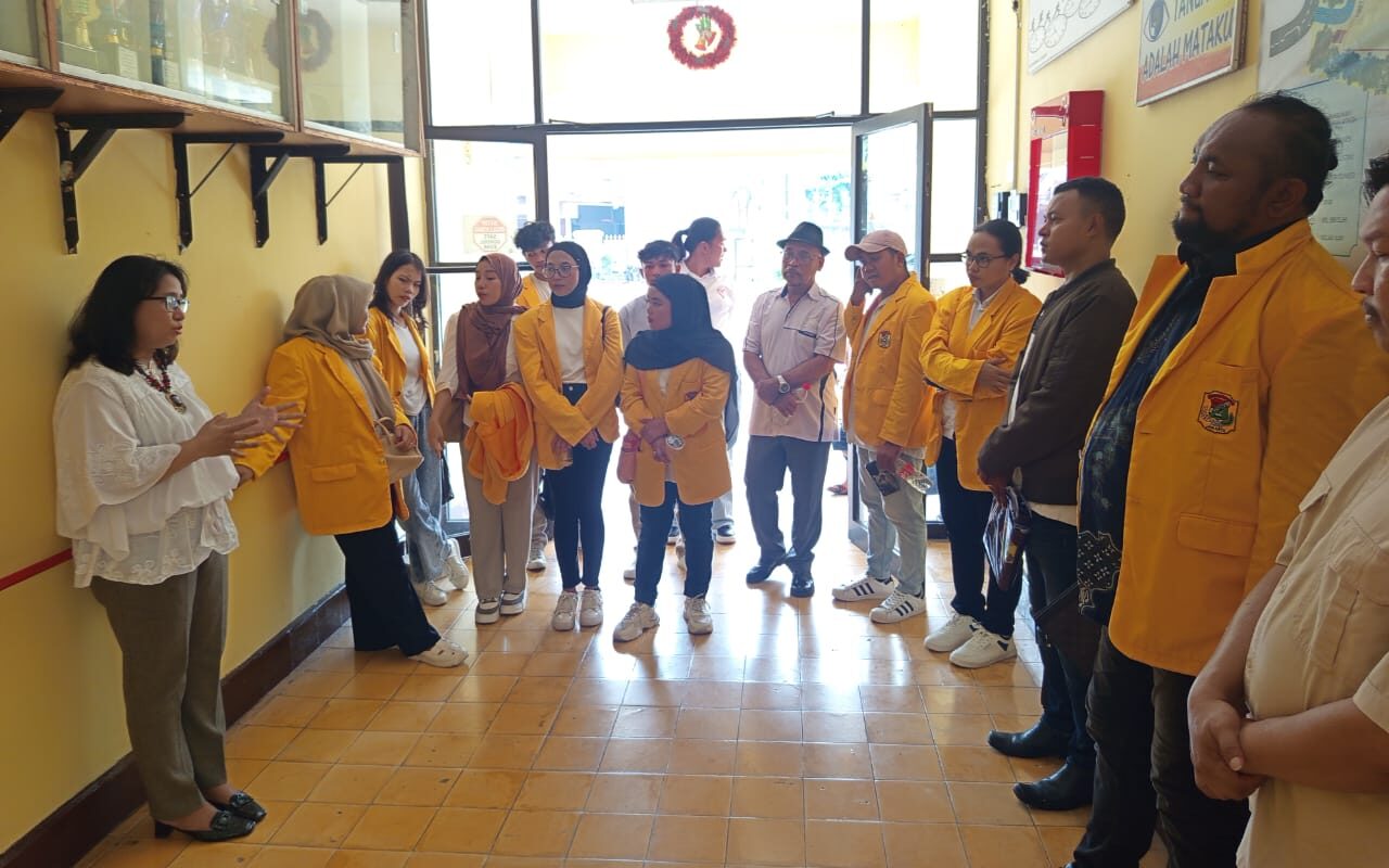 Doc. Sesi pemberian arahan kepada peserta bakti sosial dari Fakultas Hukum Universitas Mpu Tantular. (Foto Dokumentasi: Eko Wahyu).