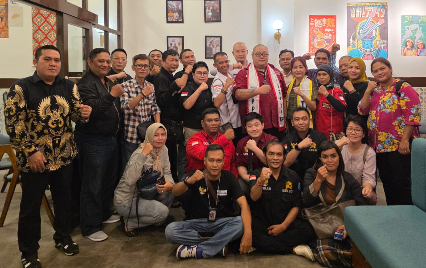 Doc. Suasana Rapat Persiapan Pelantikan dan Pengukuhan FERADI WPI DPD DKI Jakarta yang digelar di Sentinel Coffee & Bistro, Kelapa Gading, Jakarta Utara, pada Kamis, 22 Mei 2025. Hadir dalam kegiatan ini jajaran pengurus DPP, Ketua PBH Area, perwakilan DPD Jawa Barat, serta anggota dan calon pengurus wilayah Jakarta dan sekitarnya. (Dok. FERADI WPI Official).