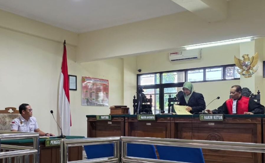 Doc. Suasana persidangan di ruang sidang Pengadilan Negeri Semarang Kelas 1A Khusus saat permohonan perwalian anak diajukan oleh kuasa hukum dari FERADI WPI, Rabu (28/5/2025). (Foto Dokumentasi:M. Wijaya).