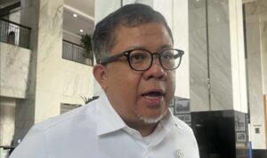 Doc. Wakil Menteri Perumahan Fahri Hamzah saat ditemui di lingkungan gedung parlemen. (Sumber foto: kumparan.com).