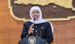 Doc. Gubernur Jawa Timur, Khofifah Indar Parawansa. Unggahan terbaru Khofifah saat menjalankan ibadah haji menuai sorotan warganet dan memicu beragam komentar di media sosial. (Foto Dokumentasi: Ari Bagus).