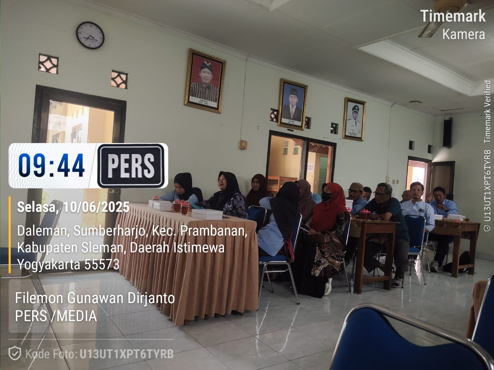 Doc.Sejumlah peserta dari unsur perangkat kalurahan, lembaga pendidikan, tenaga kesehatan, dan tokoh masyarakat menghadiri rapat pembentukan Tim Pembina Posyandu Kalurahan Sumberharjo di Padukuhan Daleman, Prambanan, Sleman, Selasa (10/6/2025). (Foto Dokumentasi: Filemon Gunawan).