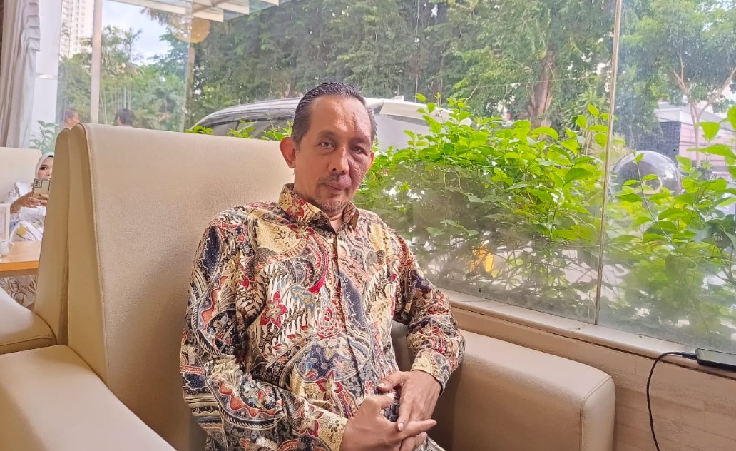 Doc. Yulianto Kiswocahyono menyampaikan pendapatnya di sela-sela makan siang terkait kemudahan pengajuan Pengusaha Kena Pajak (PKP) melalui sistem digital Coretax, di Surabaya, Kamis (12/6/2025). (Foto Doumentasi: Eko Wahyu).