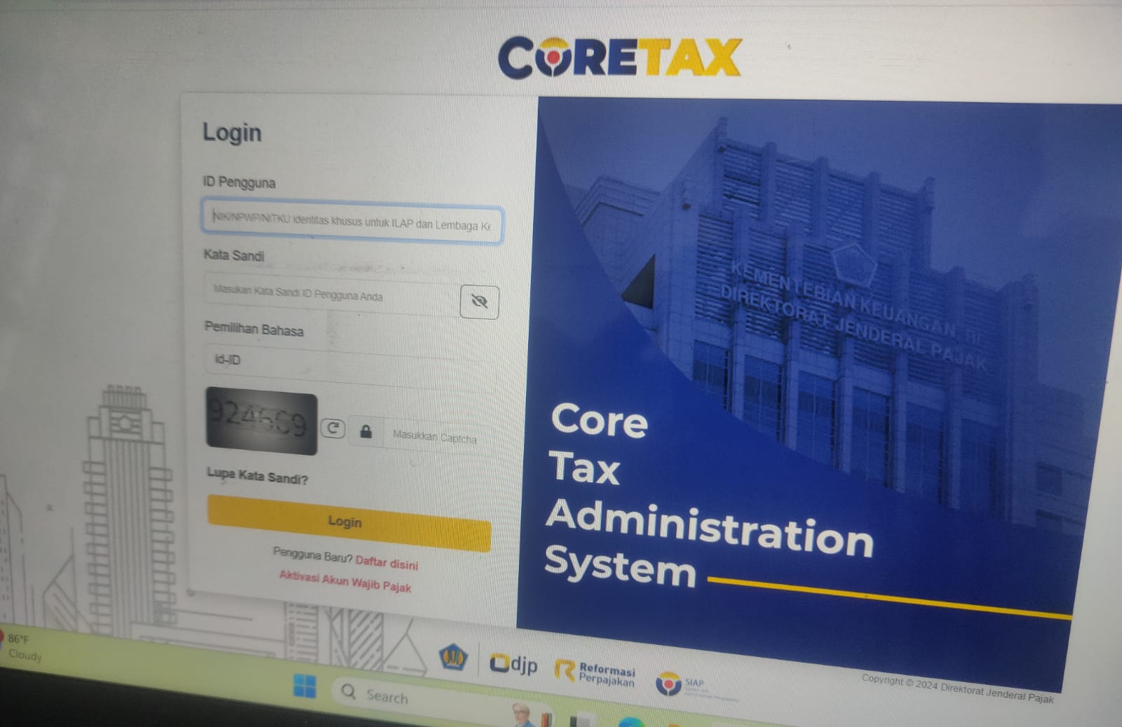 Doc. Tangkapan layar halaman login sistem Coretax yang dikelola oleh Direktorat Jenderal Pajak, Kementerian Keuangan RI. Coretax atau Core Tax Administration System merupakan program digitalisasi administrasi perpajakan yang dirancang untuk meningkatkan efisiensi, transparansi, dan akuntabilitas dalam pengelolaan pajak nasional. (Foto Dokumentasi: Eko Wahyu).