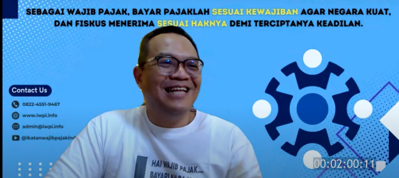 Doc. Ketua Umum Ikatan Wajib Pajak Indonesia (IWPI), Rinto Setiyawan, dalam sebuah sesi diskusi daring menyoroti beban restitusi pajak ekspor hasil tambang yang dinilai berdampak signifikan terhadap penerimaan fiskal negara. (Foto Dokumentasi: Eko Wahyu - Sumber: Tangkapan layar YouTube IWPI).