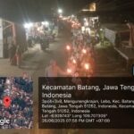 Doc. Ratusan warga Desa Lebo, Kecamatan Warungasem, Kabupaten Batang, mengikuti pawai ta'aruf menyambut 1 Muharram 1447 H dengan membawa obor menyusuri jalan desa pada Kamis malam (26/6/2025). Pawai yang digagas oleh IPNU dan IPPNU ini berlangsung meriah dan menggugah semangat kebersamaan warga lintas usia. (Foto Dokumentasi: Riskon).
