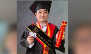 Doc. BENDUM III DPP FERADI WPI, David Yuwono, S.E., M.M., M.B.A., C.MDF., C.PFW., saat resmi menerima gelar Master of Business Administration (MBA) in Business Law. (Foto Dokumentasi: FERADI WPI Official).