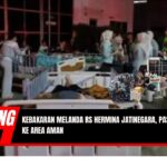 Doc. Petugas medis dan keluarga pasien mengevakuasi pasien dari dalam gedung ke area parkir RS Hermina Jatinegara, Jakarta Timur, Rabu pagi (2/7/2025), menyusul kebakaran yang terjadi di lantai 3 rumah sakit tersebut. Beberapa pasien terlihat masih menggunakan tempat tidur dan alat bantu medis saat dievakuasi ke zona aman. (Foto:NR – kawanjarinews.com).