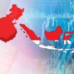 Doc. Ilustrasi kerja sama bilateral antara Indonesia dan Tiongkok di bidang perpajakan. Gambar menampilkan peta kedua negara dengan warna dan simbol bendera masing-masing, berlatar grafik digital yang mencerminkan integrasi teknologi dan sistem informasi. Visual ini merepresentasikan upaya Indonesia untuk belajar dari sistem perpajakan digital Tiongkok, termasuk penerapan Coretax, serta penguatan kepatuhan pajak dan pertukaran pengalaman antarnegara. (Ilustrasi: Eko Wahyu – kawanjarinews.com).