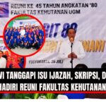 Doc. Presiden Republik Indonesia ke-7 Joko Widodo memberikan sambutan dalam acara Reuni ke-45 Tahun Angkatan 1980 Fakultas Kehutanan Universitas Gadjah Mada (UGM) di Yogyakarta, Sabtu (26/7/2025). Dalam pidatonya, Presiden menyampaikan klarifikasi terkait isu ijazah, skripsi, dan KKN yang belakangan menjadi sorotan publik. Terdapat pula dua klise foto bersama: pertama, Jokowi berpose dengan alumni pria mengenakan seragam biru; kedua, Jokowi berfoto bersama sejumlah alumni wanita dan pria dalam suasana penuh kehangatan. Gambar ini hanya merupakan dokumentasi kegiatan dan tidak dimaksudkan menggambarkan kondisi atau peristiwa secara keseluruhan. (Foto: Dinda – Kontributor - kawanjarinews.com - Yogyakarta).