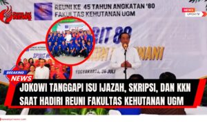 Doc. Presiden Republik Indonesia ke-7 Joko Widodo memberikan sambutan dalam acara Reuni ke-45 Tahun Angkatan 1980 Fakultas Kehutanan Universitas Gadjah Mada (UGM) di Yogyakarta, Sabtu (26/7/2025). Dalam pidatonya, Presiden menyampaikan klarifikasi terkait isu ijazah, skripsi, dan KKN yang belakangan menjadi sorotan publik. Terdapat pula dua klise foto bersama: pertama, Jokowi berpose dengan alumni pria mengenakan seragam biru; kedua, Jokowi berfoto bersama sejumlah alumni wanita dan pria dalam suasana penuh kehangatan. Gambar ini hanya merupakan dokumentasi kegiatan dan tidak dimaksudkan menggambarkan kondisi atau peristiwa secara keseluruhan. (Foto: Dinda – Kontributor - kawanjarinews.com - Yogyakarta).