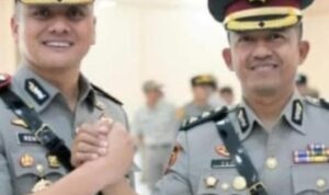 Doc. Kapolres Pemalang yang baru, AKBP Rendy Setia Permana berjabat tangan dengan AKBP Eko Sunaryo usai prosesi serah terima jabatan di Mapolda Jawa Tengah, Selasa (29/7/2025). (Sumber Foto: Humas Polda Jawa Tengah).