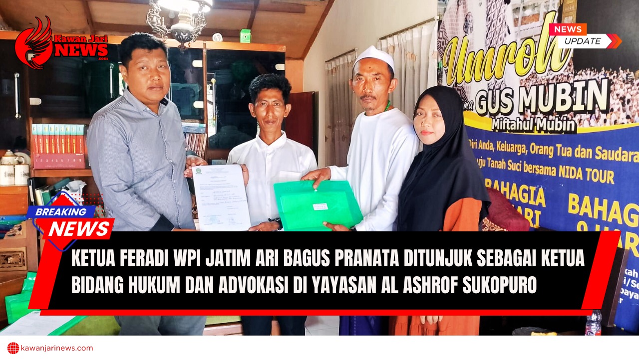 Doc. Penyerahan surat keputusan kepada Ari Bagus Pranata sebagai Ketua Bidang Hukum dan Advokasi Yayasan Al Ashrof Sukopuro. Tampak Ari Bagus Pranata menerima surat tersebut dari perwakilan Yayasan Al Ashrof di hadapan beberapa saksi. (Foto: FERADI WPI DPD Jawa Timur).