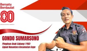 Doc. Gondo Sumarsono, Pimpinan Anak Cabang (PAC) Squad Nusantara Kecamatan Cepu, mengajak generasi muda mengisi kemerdekaan dengan aksi nyata dan positif bagi masyarakat. Dirinya menekankan pentingnya menjaga persatuan dan kesatuan bangsa sebagai bentuk penghormatan terhadap perjuangan para pahlawan. (Foto: Arden – kawanjarinews.com).