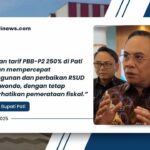 Doc. Bupati Pati, Sudewo, menyampaikan pernyataan resmi terkait kebijakan kenaikan tarif PBB-P2 hingga 250 persen yang diberlakukan mulai tahun 2025. Ia menegaskan bahwa kebijakan tersebut ditujukan untuk mempercepat pembangunan dan perbaikan infrastruktur, termasuk RSUD RAA Soewondo, dengan tetap memperhatikan aspek pemerataan fiskal. (Foto: Eko Wahyu – kawajarinews.com).