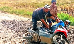 Doc. Anggota Komisi II DPR RI, Ahmad Doli Kurnia Tandjung/Bang Doli (kanan), mendesak Kementerian Dalam Negeri (Kemendagri) untuk memanggil Bupati Pati, Sudewo (kiri), terkait kenaikan PBB hingga 250%. Kenaikan pajak ini telah memicu protes warga dan dinilai memberatkan masyarakat. DPR RI meminta Kemendagri mengambil langkah tegas untuk menyelesaikan masalah ini dan mengembalikan kepercayaan publik. Catatan: gambar hanya merupakan ilustrasi. (NR – kawanjarinews.com).