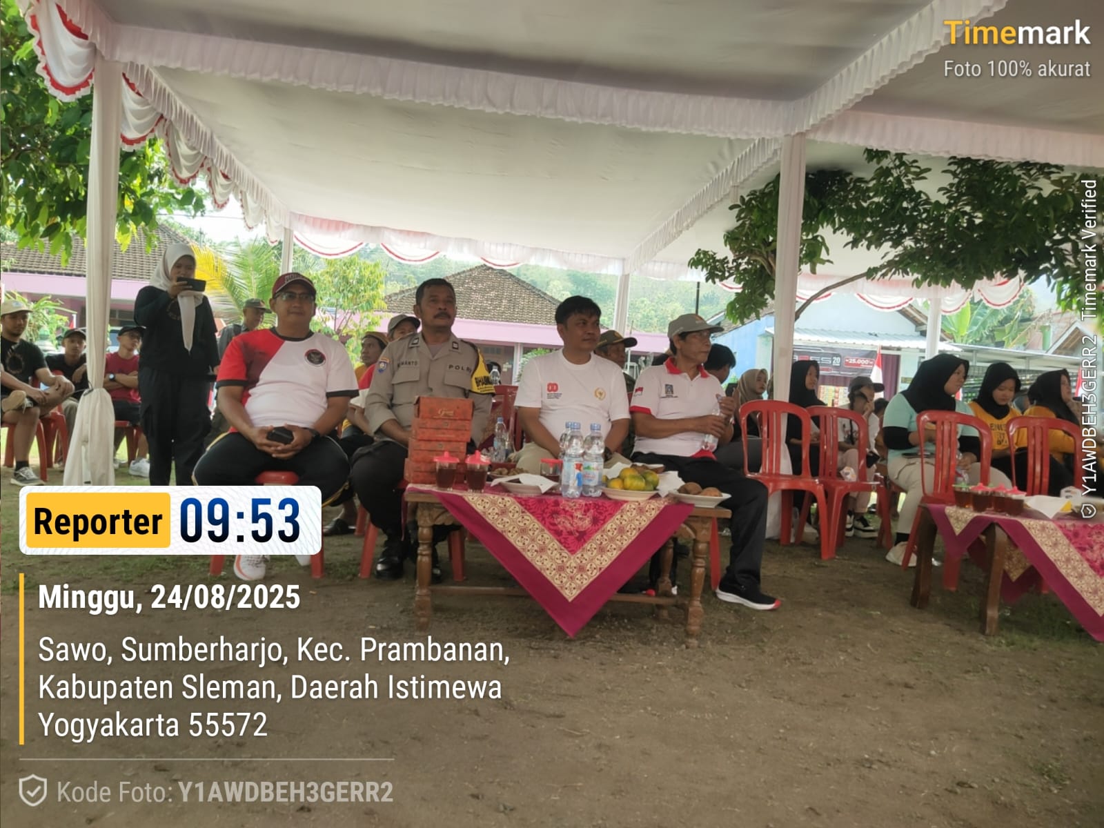 Doc. Sejumlah pejabat dan perangkat kalurahan menghadiri peringatan HUT ke-80 RI di Dusun Klenisan, Sumberharjo, Sleman, Minggu (24/8/2025). (Foto – Filemon Gunawan).