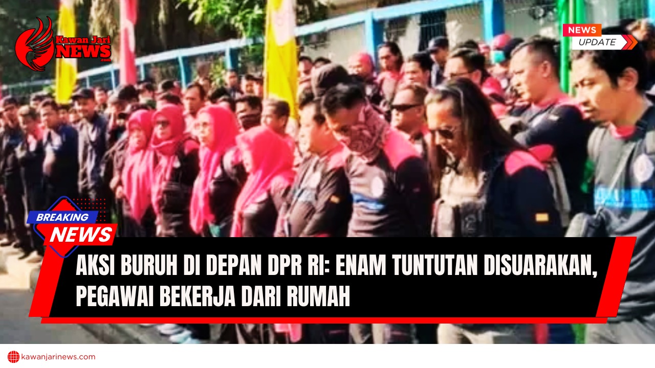 Doc: Masa buruh sedang melakukan aksi demonstrasi. Mereka tampak berbaris dan menyampaikan aspirasi di depan Gedung DPR RI. Foto ini menggambarkan suasana aksi unjuk rasa yang dilakukan oleh