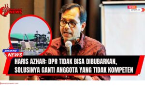 Doc. Aktivis HAM Haris Azhar menegaskan bahwa DPR secara hukum dan konstitusional tidak bisa dibubarkan, melainkan perlu pergantian anggota yang tidak kompeten. Pada kolase, tampak foto gedung DPR RI dalam lingkaran sebagai simbol lembaga legislatif yang menjadi sorotan utama kritik publik. Catatan: Gambar ini hanya merupakan ilustrasi dan tidak menggambarkan situasi langsung pada saat Haris Azhar menyampaikan pandagannya. (NR – KawanJariNews.com).