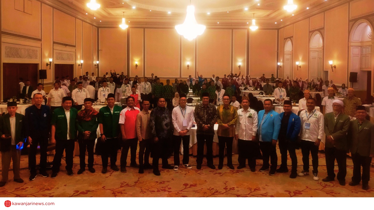 Doc. Suasana Rakernas II Generasi Muda Mathla’ul Anwar di Hotel Slipi, Jakarta, 12–14 September 2025. Kegiatan ini diikuti oleh ratusan peserta dari seluruh Indonesia, meliputi pengurus pusat, pengurus wilayah, hingga pengurus daerah, serta tokoh undangan dari berbagai instansi dan organisasi kepemudaan. Agenda utama membahas dukungan terhadap program Asta Cita Presiden Prabowo Subianto dan desakan percepatan pengesahan RUU Perampasan Aset. (Foto: Sugianto).