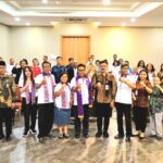 Doc. Pengurus DPD Majelis Umat Kristen Indonesia (MUKI) Kebumen periode 2025–2030 bersama jajaran DPW MUKI Jawa Tengah, perwakilan pemerintah, serta tamu undangan dari berbagai ormas dan lembaga keagamaan berfoto bersama usai Musyawarah Daerah (Musda) I di Hotel Grand Kolopaking, Kebumen, Kamis (18/9/2025). (Foto: Budi Setyanto).