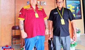 Doc. Advokat Donny Andretti, S.H., S.Kom., M.Kom., C.Md., C.PFW., C.MDF. bersama M. Arifin, S.H., M.H., S.Sos., M.M., selaku Kuasa Hukum Termohon, saat menghadiri sidang Aanmaning di Pengadilan Negeri Karanganyar, Selasa (30/9/2025). Kehadiran keduanya mewakili klien dalam perkara Nomor 0009/Pdt.Eks.HT/2025/PA.Klt. (Foto: Nabila – Kontributor -KawanJariNews.com).