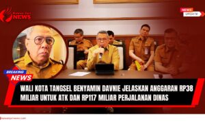 Doc. Wali Kota Tangerang Selatan, Benyamin Davnie (tengah), saat memberikan penjelasan mengenai alokasi anggaran daerah tahun 2024, termasuk Rp38 miliar untuk belanja alat tulis kantor (ATK) dan Rp117 miliar untuk perjalanan dinas. Penjelasan ini disampaikan dalam rangka menegaskan legalitas, distribusi, serta pemanfaatan anggaran yang berkaitan langsung dengan kelancaran pelayanan publik dan kegiatan masyarakat. (NR |KawanJariNews.com).