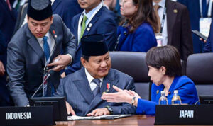 Doc. Presiden Republik Indonesia, Prabowo Subianto, berbicara dalam sesi APEC Economic Leaders’ Meeting di Hwabaek International Convention Centre (HICO), Gyeongju, Republik Korea, Jumat (31/10/2025). Terlihat para pemimpin ekonomi APEC hadir dalam forum tersebut. (Foto: BPMI Setpres).