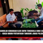 Doc. Kuasa Hukum M. Arifin, S.H., M.H. bersama pemilik kendaraan Zidan saat berdiskusi dengan Kanit Reskrim AKP Herawan di ruang Polsek Banjarsari Surakarta, membahas proses pengambilan kendaraan yang sebelumnya dititipkan oleh pihak debt collector. (Foto: Wakid)