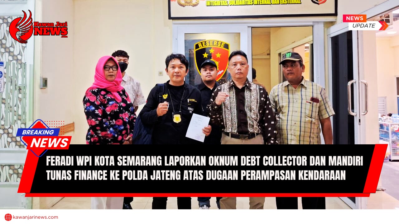 Doc. Ketua DPC Kota Semarang FERADI WPI, Sukindar, C.S.H., C.PFW., C.MDF., bersama tim hukum dan perwakilan korban Tasriah dan Mulyani, berada di depan Kantor Polda Jawa Tengah usai menyerahkan surat tanda terima laporan resmi kepada penyidik Ditreskrimum Polda Jateng, Jumat (17/10/2025). Pelaporan dilakukan terkait dugaan perampasan satu unit kendaraan oleh oknum debt collector yang mengaku sebagai utusan Mandiri Tunas Finance Cabang Semarang. (Foto: Ilma | Kontributor – KawanJariNews.com).