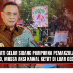 Doc. Ilustrasi Bupati Pati, Sudewo dengan latar belakang terlihat suasana demonstrasi masyarakat yang mengawal jalannya sidang hak angket pemakzulan di sekitar Gedung DPRD Pati. Ilustrasi ini merepresentasikan ketegangan politik dan dinamika demokrasi di tingkat daerah Kabupaten Pati. (Sumber Foto: Rakyat Merdeka).