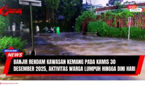Doc. Nampak seorang pengendara motor berusaha mendorong kendaraannya yang mogok di tengah genangan air di Jalan Kemang Selatan, Jakarta Selatan (Kamis, 30/10/2025). Beberapa warga sekitar terlihat membantu mendorong motor tersebut agar dapat keluar dari area banjir. Situasi ini menggambarkan kepadatan dan kepanikan warga saat berjuang melintasi genangan air tinggi akibat luapan Kali Krukut yang menyebabkan kawasan Kemang lumpuh pada Kamis malam. (NR | KawanJariNews.com).