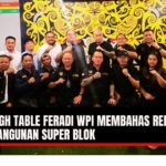 Doc. Ketua Umum FERADI WPI, Adv. Donny Andretti, S.H., S.Kom., M.Kom., CMD., C.PFW., C.MDF., bersama jajaran pengurus dan perwakilan organisasi mitra berfoto bersama usai High Table Meeting di Resto Burjo Borneo Tembalang, Semarang, Sabtu (1/11/2025). Pertemuan ini membahas rencana pembangunan kawasan terpadu Super Blok untuk pelayanan publik gratis bagi masyarakat kurang mampu. (Foto: Nabila).