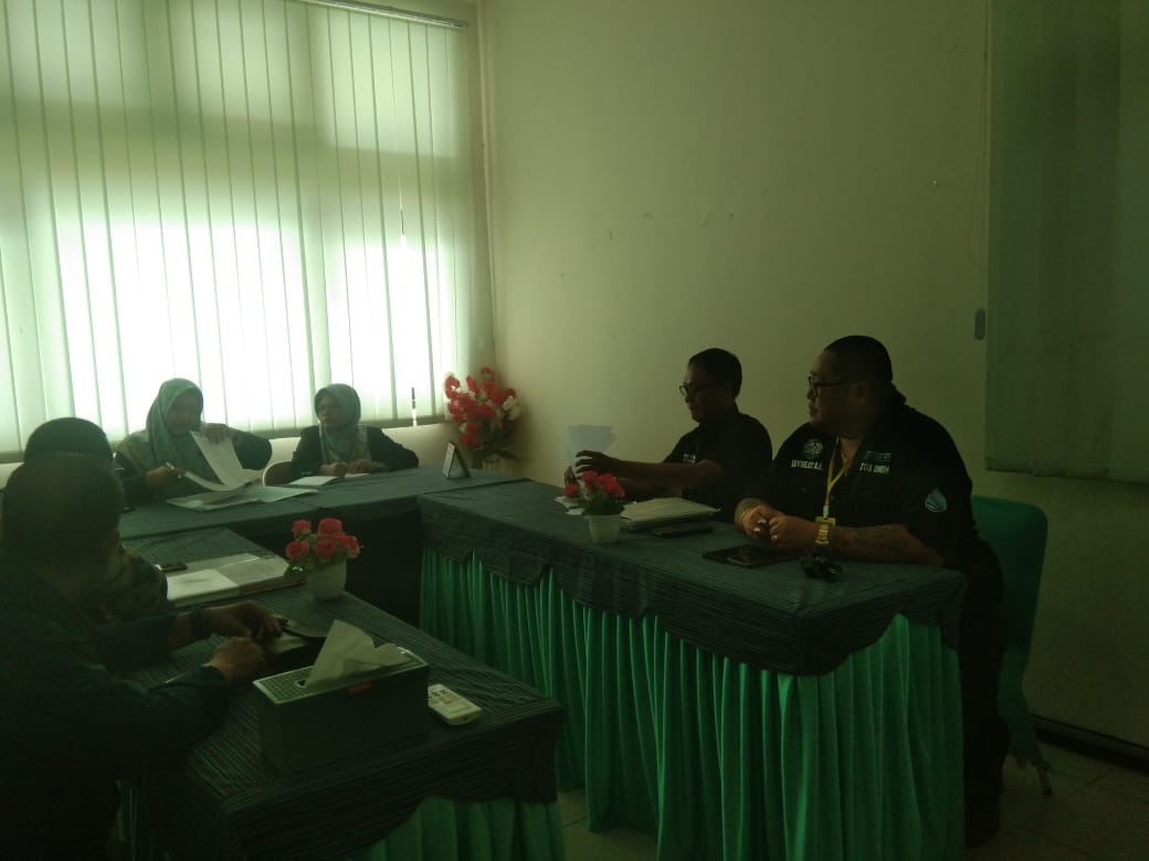 Doc. Suasana persidangan Aanmaning di Pengadilan Agama Klaten saat tim kuasa hukum dari Firma Hukum Subur Jaya – FERADI WPI menghadiri agenda sidang lanjutan bersama para pihak terkait. (Foto: Nabila).