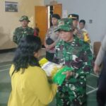 Dokumentasi kegiatan penyaluran bantuan berupa beras, air mineral, mie instan, dan telur di Aula Kantor Desa Mayang, Kamis (04/12/2025).