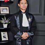 Doc. Bendahara Umum DPP FERADI WPI, Adv. Prija Maxy Theozipa, S.H., C.PFW., C.MDF., C.JKJ., memberikan ucapan selamat dan pesan profesi kepada Advokat Levina Etana Wijaya dalam kesempatan terpisah usai agenda penyumpahan advokat FERADI WPI. (Foto: Wlma).