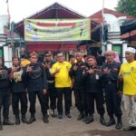 Doc. Foto bersama jajaran Pemerintah Kelurahan Dangdeur, unsur Forkopimcam Subang, Babinsa, Bhabinkamtibmas, tokoh masyarakat, serta tamu undangan pada peringatan HUT ke-44 Kelurahan Dangdeur di halaman Kantor Kelurahan Dangdeur, Kabupaten Subang. (Foto: Benny Rusli).
