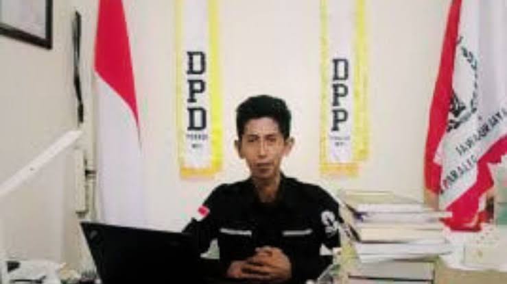 Doc. Ketua DPD FERADI WPI Jawa Timur, Ari Bagus Pranata, saat memberikan pernyataan sikap terkait dugaan pembacokan terhadap advokat Ade Rojali Pranata, S.H., yang terjadi di Kabupaten Karawang, Jawa Barat.