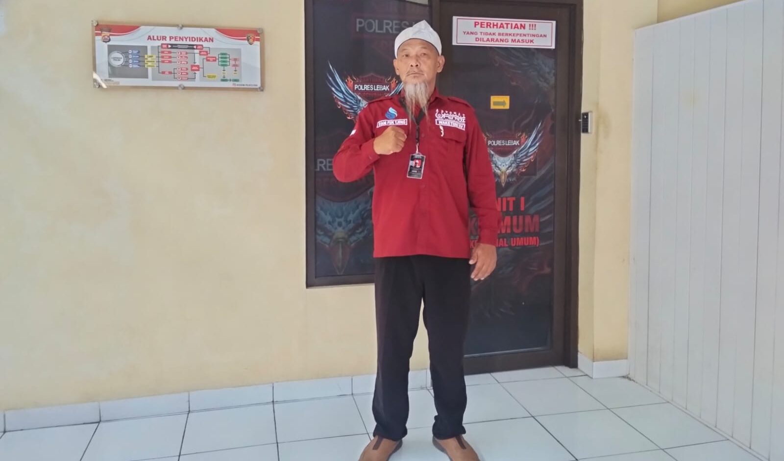 Doc. Fam Fuk Tjhong saat mendatangi Polres Lebak, Selasa (6/1/2026), untuk meminta kejelasan dan mendesak penanganan hukum atas laporan dugaan ujaran kebencian bermuatan SARA yang dilaporkannya terhadap oknum anggota DPRD Kabupaten Lebak.
