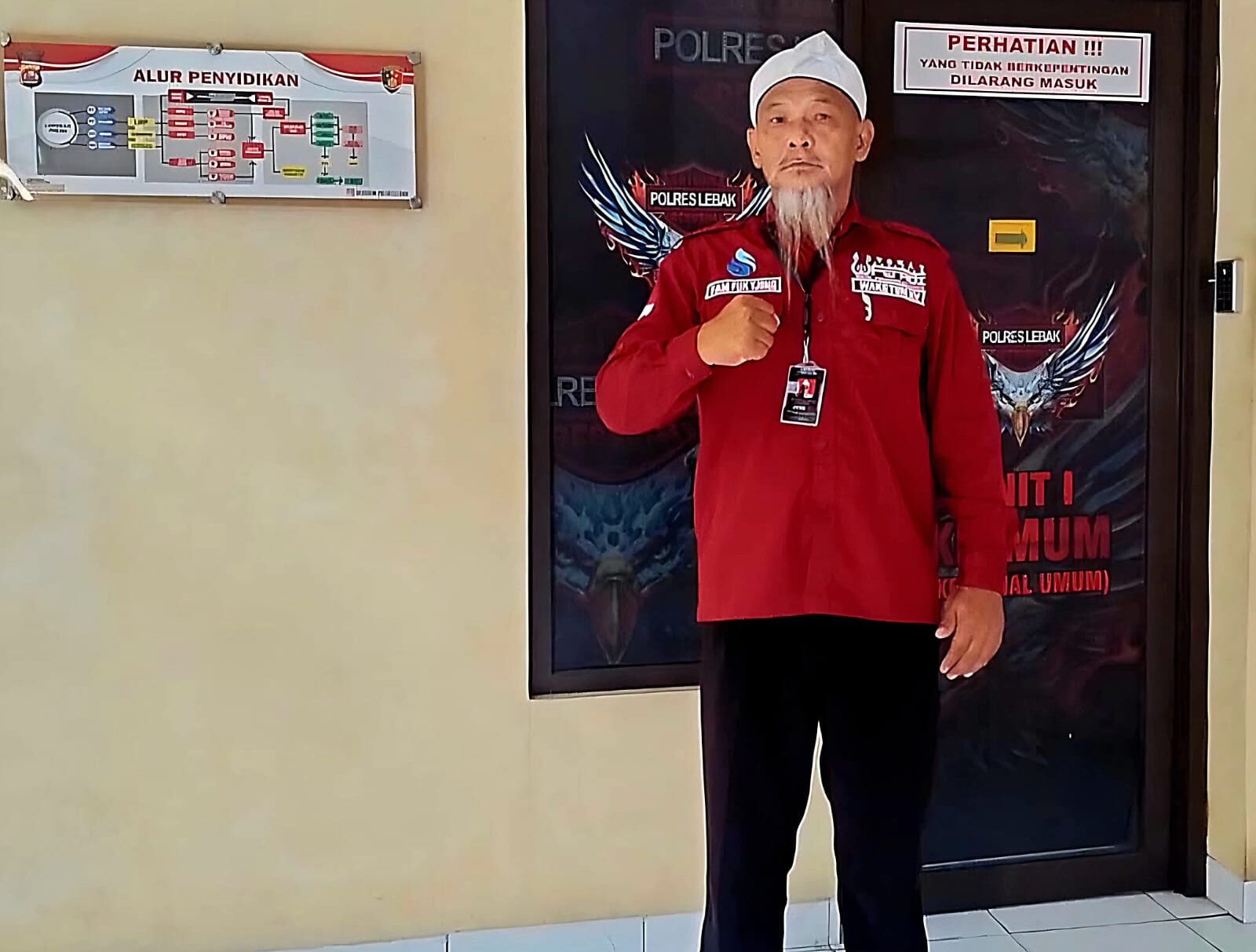 Doc. Fam Fuk Tjhong, Wakil Ketua Umum FERADI WPI, usai mendatangi Kantor Polres Lebak untuk menindaklanjuti laporan dugaan ujaran kebencian bermuatan SARA, Selasa (6/1/2026).
