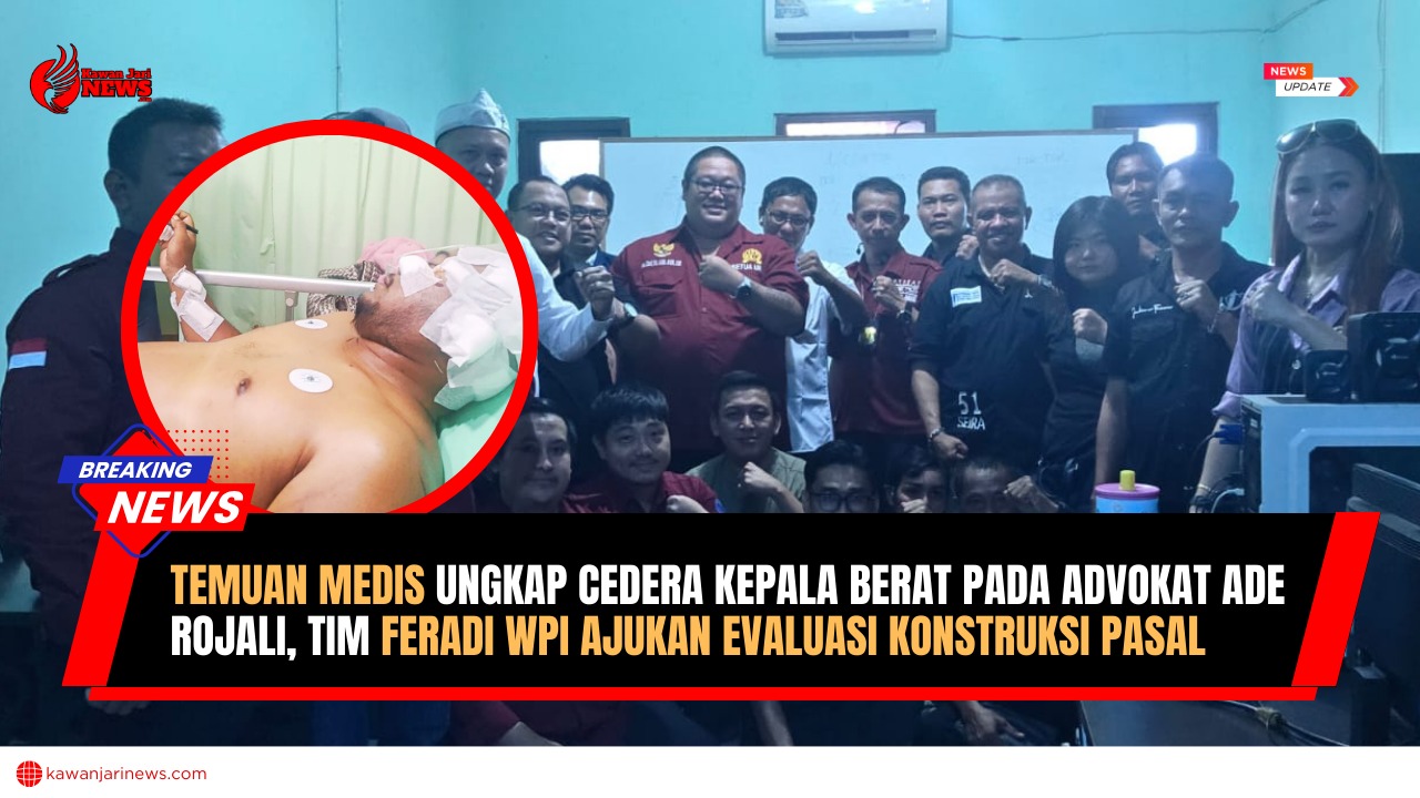 Doc. Jajaran pengurus FERADI WPI berfoto bersama di Kantor DPD FERADI WPI Jawa Barat sebelum bertolak menuju rumah sakit untuk menjenguk rekan mereka yang menjadi korban penganiayaan. Pada klosé lingkaran di bagian depan ditampilkan foto korban saat terbaring menjalani perawatan di rumah sakit, sebagai penggambaran kondisi korban dalam proses pemulihan. (Foto: Wilma).