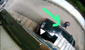 Doc. Tangkapan layar rekaman CCTV yang memperlihatkan sosok pria yang diduga terkait dengan peristiwa hilangnya sepeda motor milik jurnalis Oke Flores di Jakarta, Jumat (16/1/2026). Identitas yang bersangkutan masih dalam proses klarifikasi dan penanganan pihak kepolisian. (Foto: Moh. Ismail).