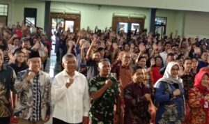 Doc. Suasana Perayaan Natal Bersama yang diselenggarakan oleh Badan Kerja Sama Antar Gereja Kristen (BKSGK) Kabupaten Kebumen di Gedung Pertemuan Sekretariat Daerah (Setda) Kabupaten Kebumen, Jumat (16/1/2026). Kegiatan ini diikuti sekitar 1.300 jemaat dari 46 gereja lintas denominasi dan dihadiri unsur pemerintah daerah, TNI, dan Polri sebagai bentuk kebersamaan dan kerukunan umat beragama. (Foto: Budi Setiyanto).